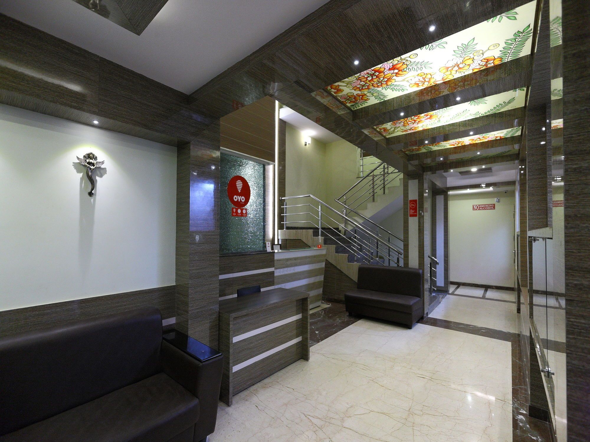 Oyo 7987 Hotel Carnation ウーティ エクステリア 写真